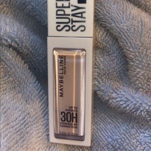Super Stay active wear concealer